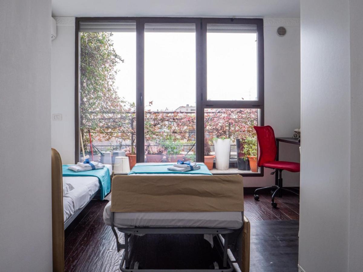 The Rent - Spacious With Balcony In Viale Monza * Milano