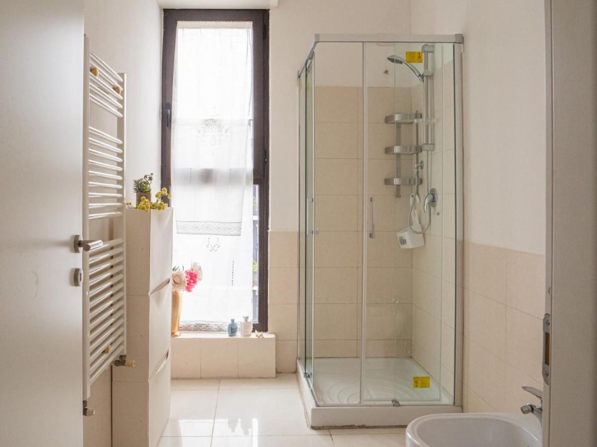 The Rent - Spacious With Balcony In Viale Monza Apartamento